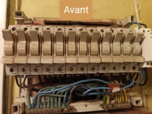 ancien tableau électrique rééquilibré par l'électricien VAR